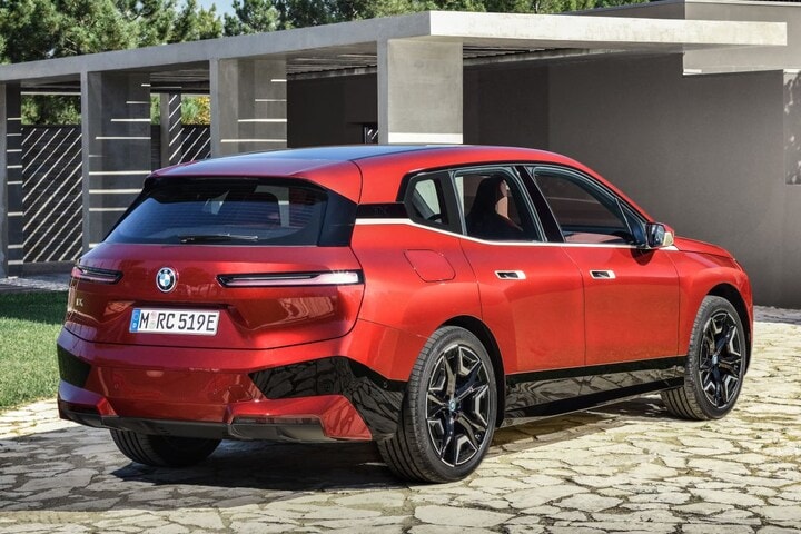 BMW iX