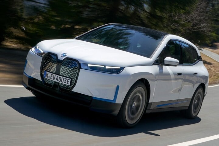 BMW iX
