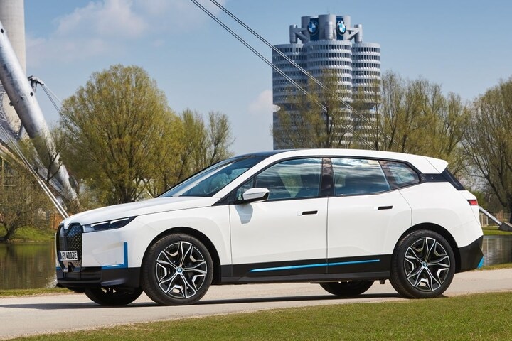 BMW iX