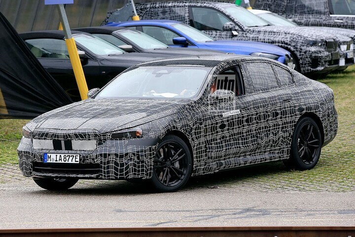 Spyshots BMW i5