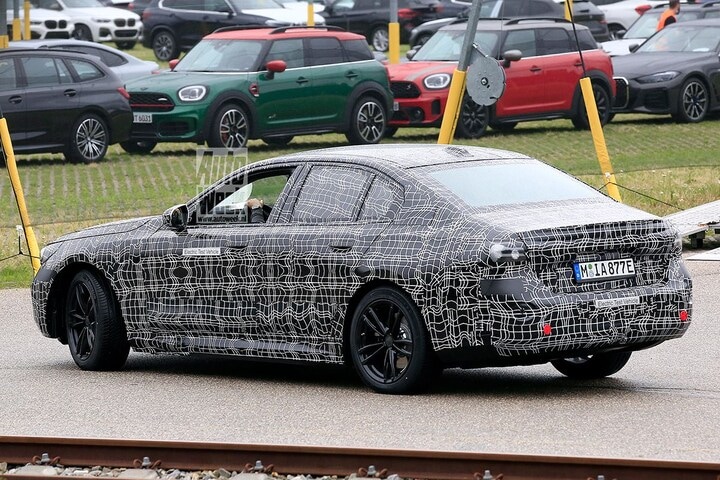 Spyshots BMW i5