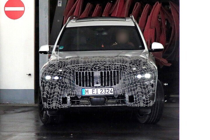 Spyshots BMW X7