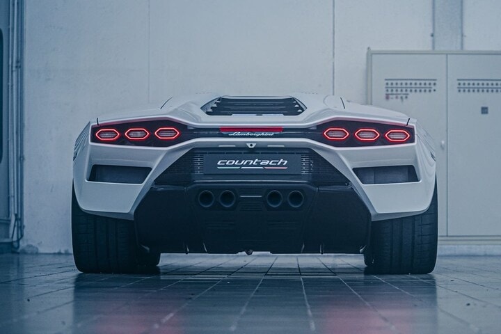 Lamborghini Countach LPI 800-4