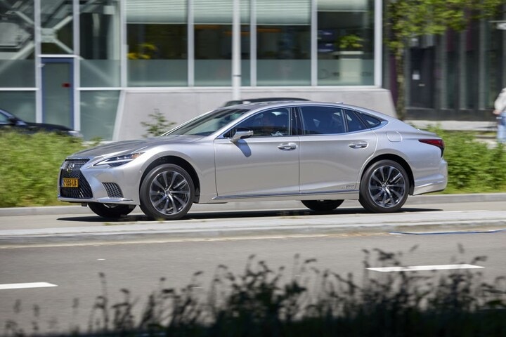 Lexus LS500h