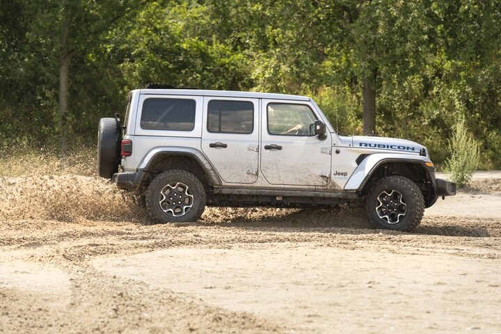 Jeep Wrangler, Range Rover Evoque, Kia Sorento