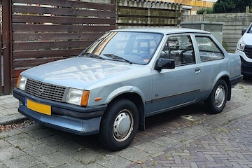 In het wild - Opel Corsa 1986