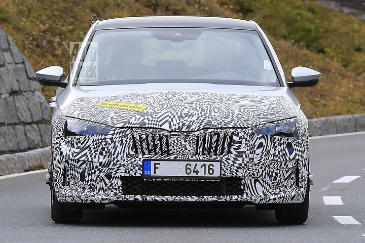 Spyshots Skoda Scala facelift