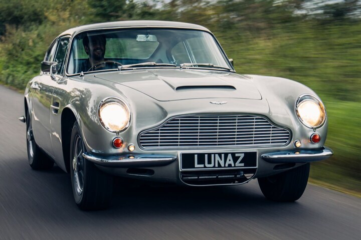 Aston Martin DB6 Lunaz