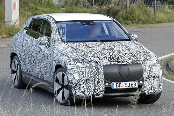 Spyshots Mercedes-Benz EQE SUV