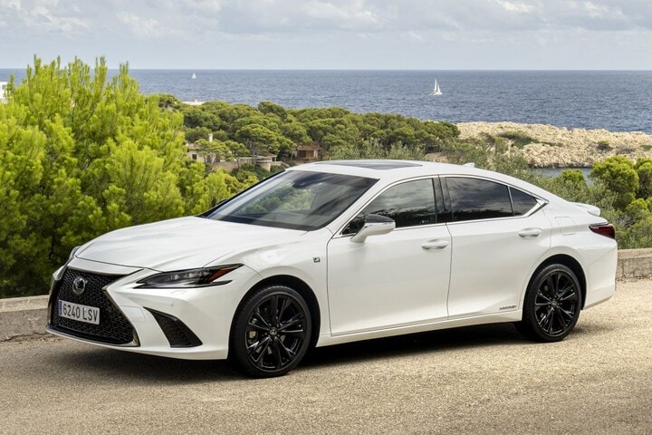 Lexus ES