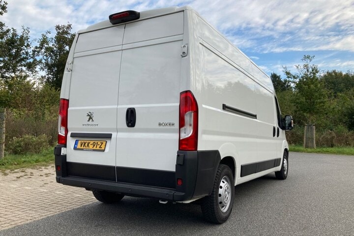 Peugeot e-Boxer