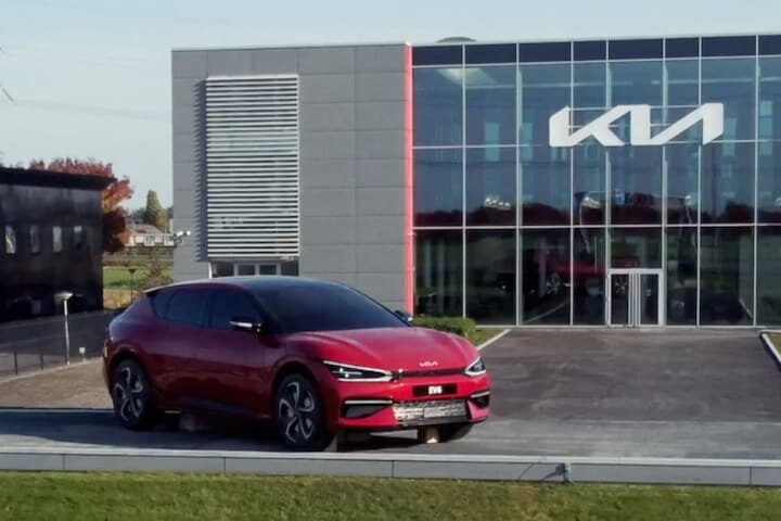 Giant Kia EV6