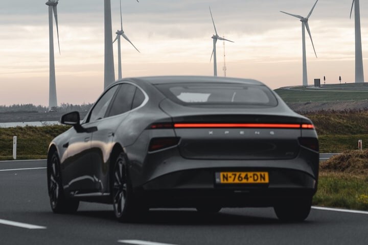 Xpeng P7