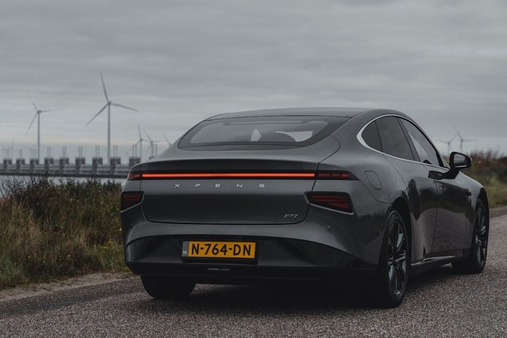 Xpeng P7