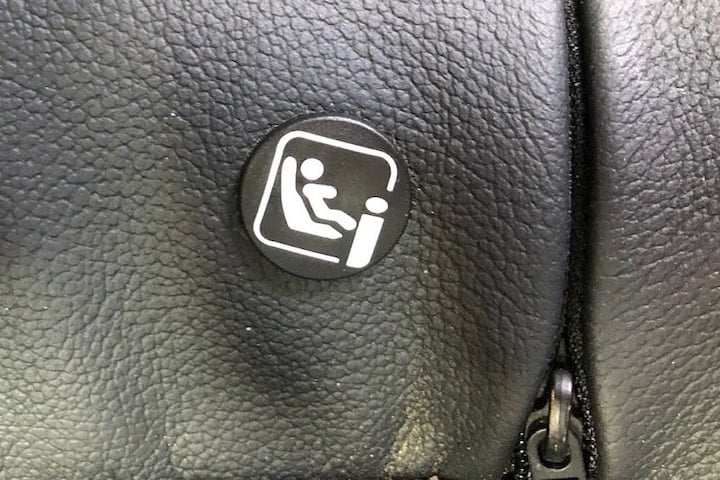 Isofix i-Size logo op zitting