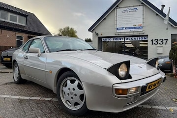 Porsche 944