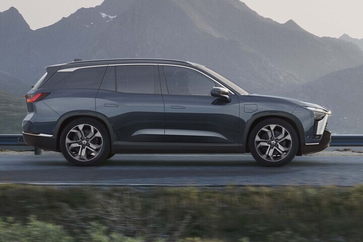 Nio ES8
