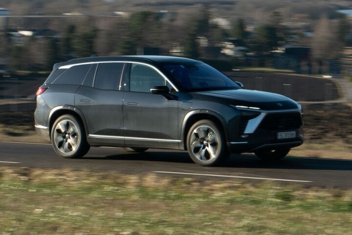 Nio ES8
