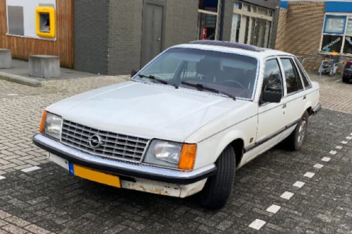 Opel Senator in het wild