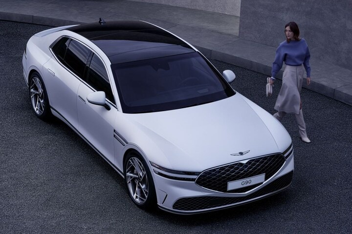 Genesis G90