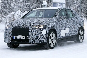 Mercedes-Benz EQE SUV Spyshots