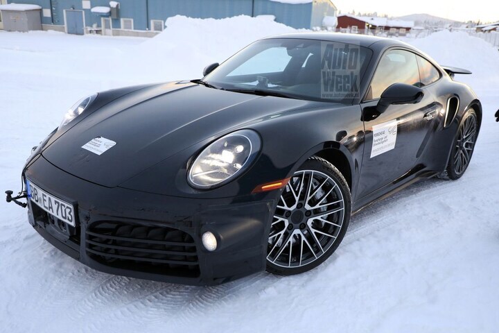 Porsche 911 facelift spyshots
