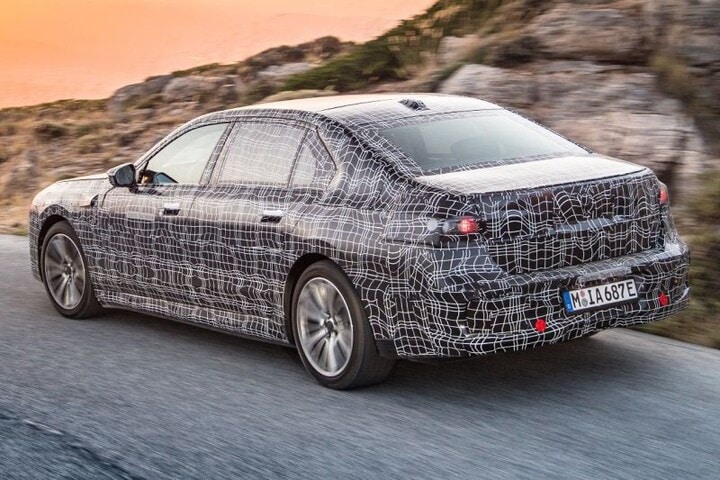 BMW i7 spyshots