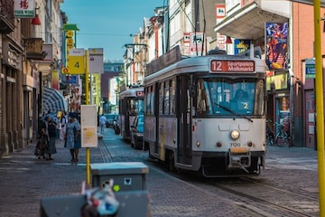 Antwerpen China Town tram