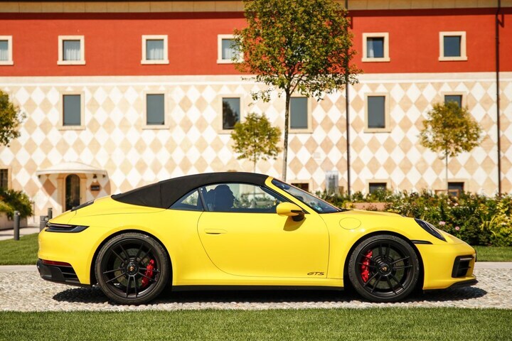 Porsche 911 Carrera GTS Cabriolet