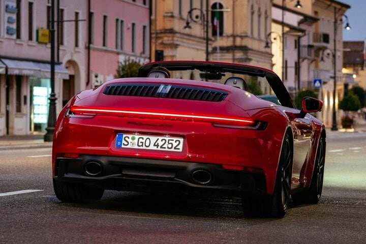 Porsche 911 Carrera GTS Cabriolet