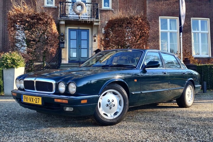 Jaguar XJ