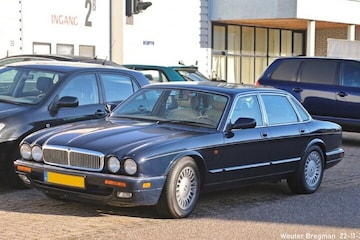Jaguar XJ12