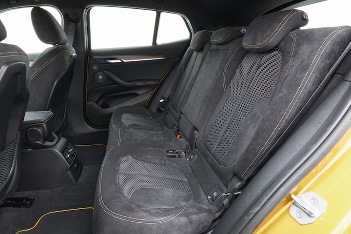 BMW X2 Achterbank alcantara hexagon