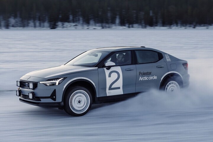 Polestar 2 Arctic Circle