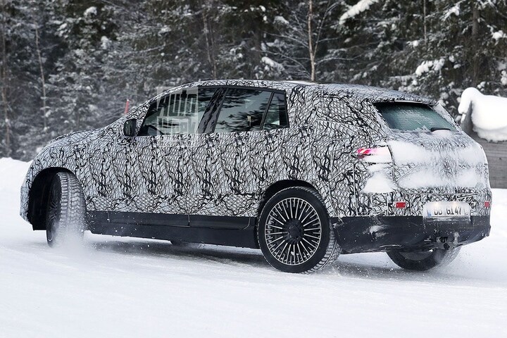 Spyshots Mercedes-AMG EQE SUV