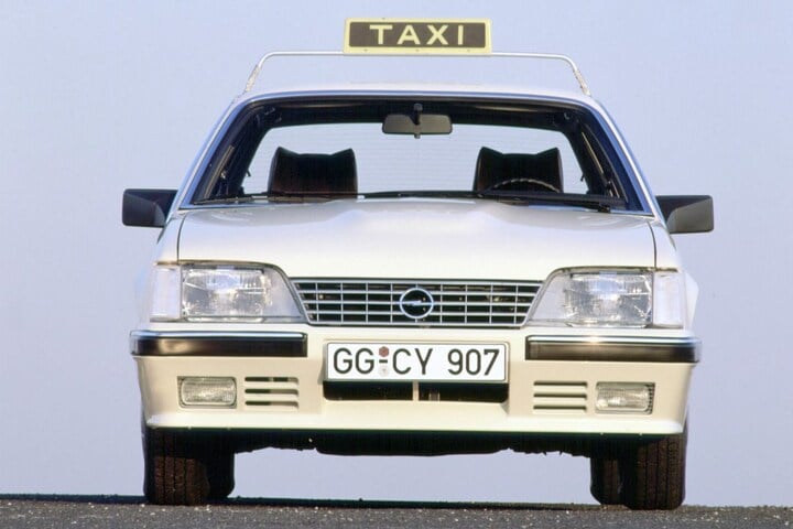 Facelift Friday Opel Senator Monza