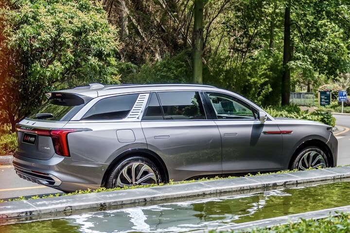 Hongqi E-HS9