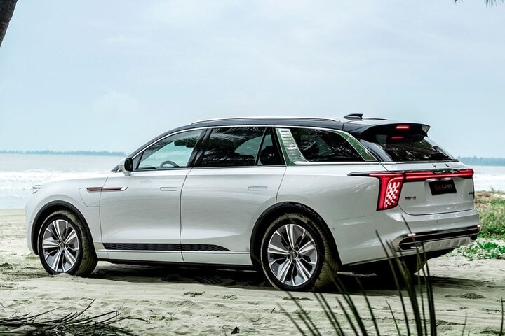 Hongqi E-HS9