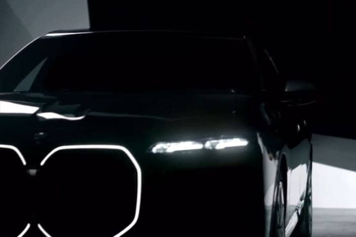 BMW i7 teaser