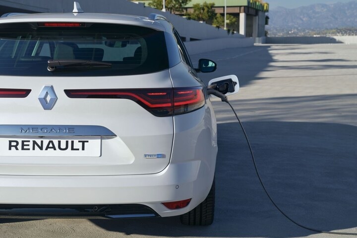 Renault Mégane E-Tech Hybrid PHEV opladen