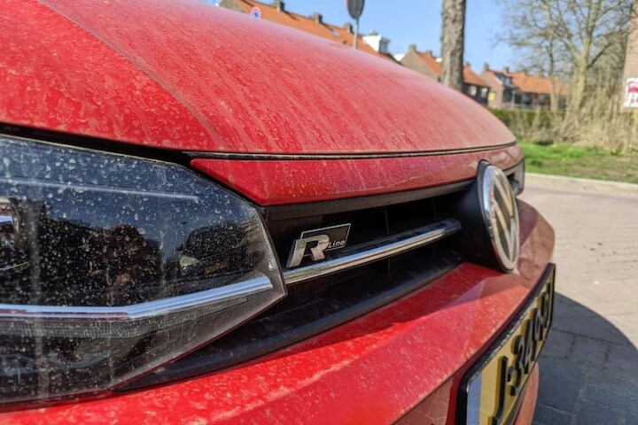 Saharazand zand vieze auto regen Volkswagen Polo