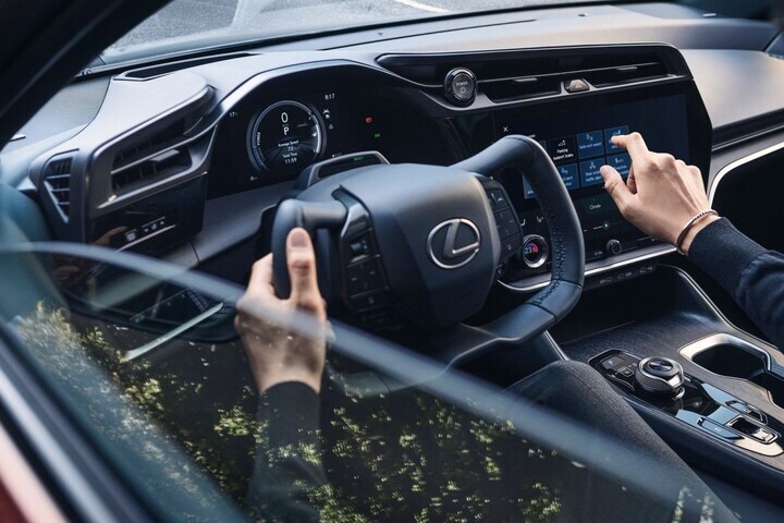 Lexus RZ 450e