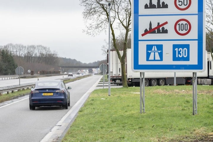 Tesla Model 3 op de Autobahn