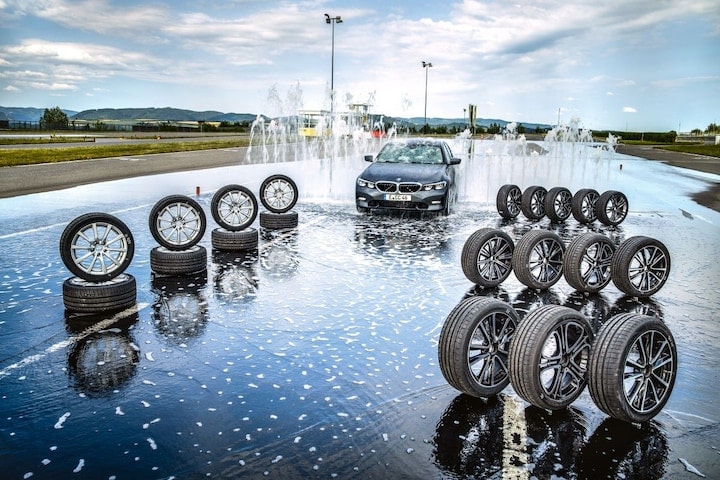 Zomerbandentest 225/45R18 openingsbeeld