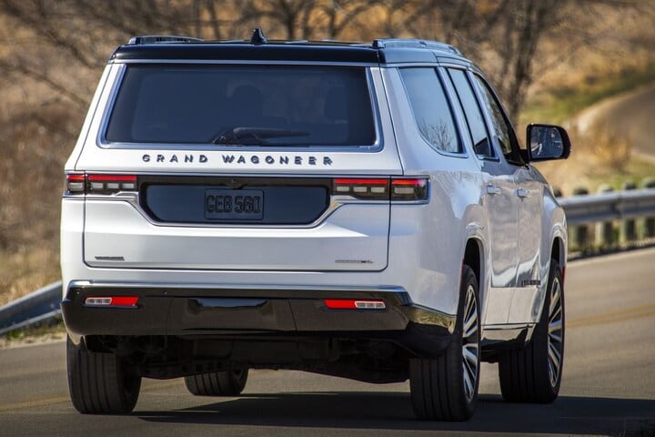 Jeep Grand Wagoneer L