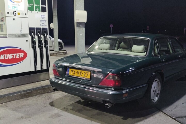 Jaguar XJ