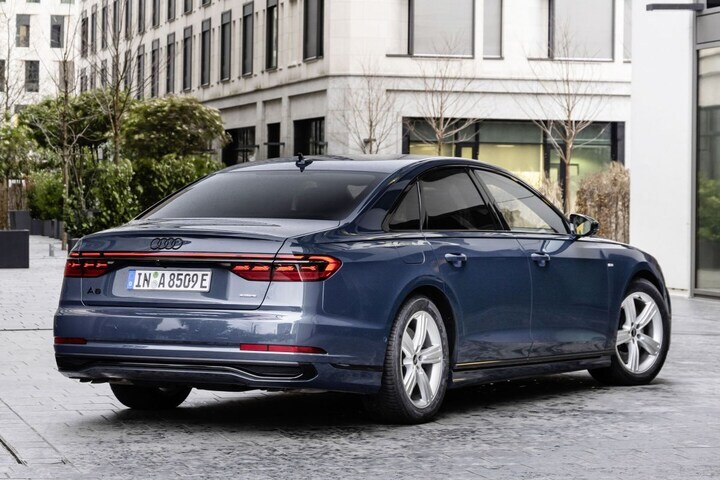 Audi A8