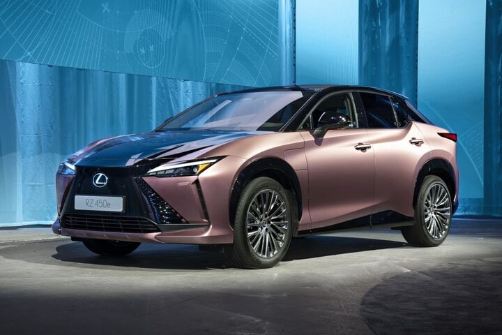 Lexus RZ 450e