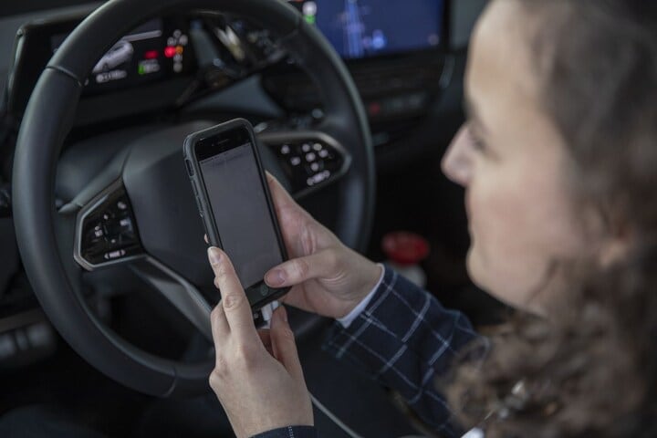 Telefoon achter stuur