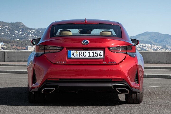Lexus RC facelift friday